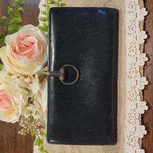 Authentic Gucci long leather wallet just needs a good polish